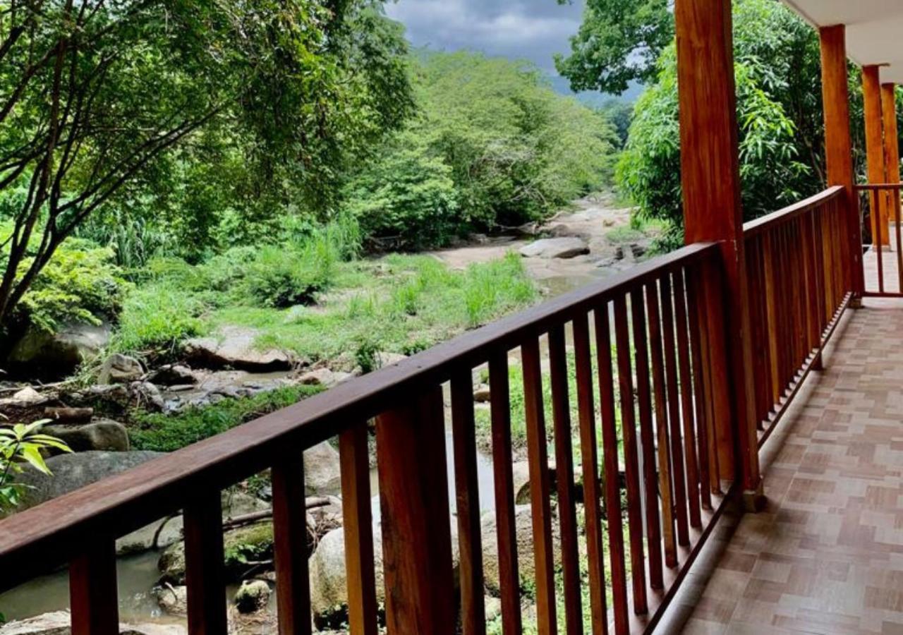 Arca Tayrona Restaurant & Hostal 洛斯纳兰霍斯 外观 照片