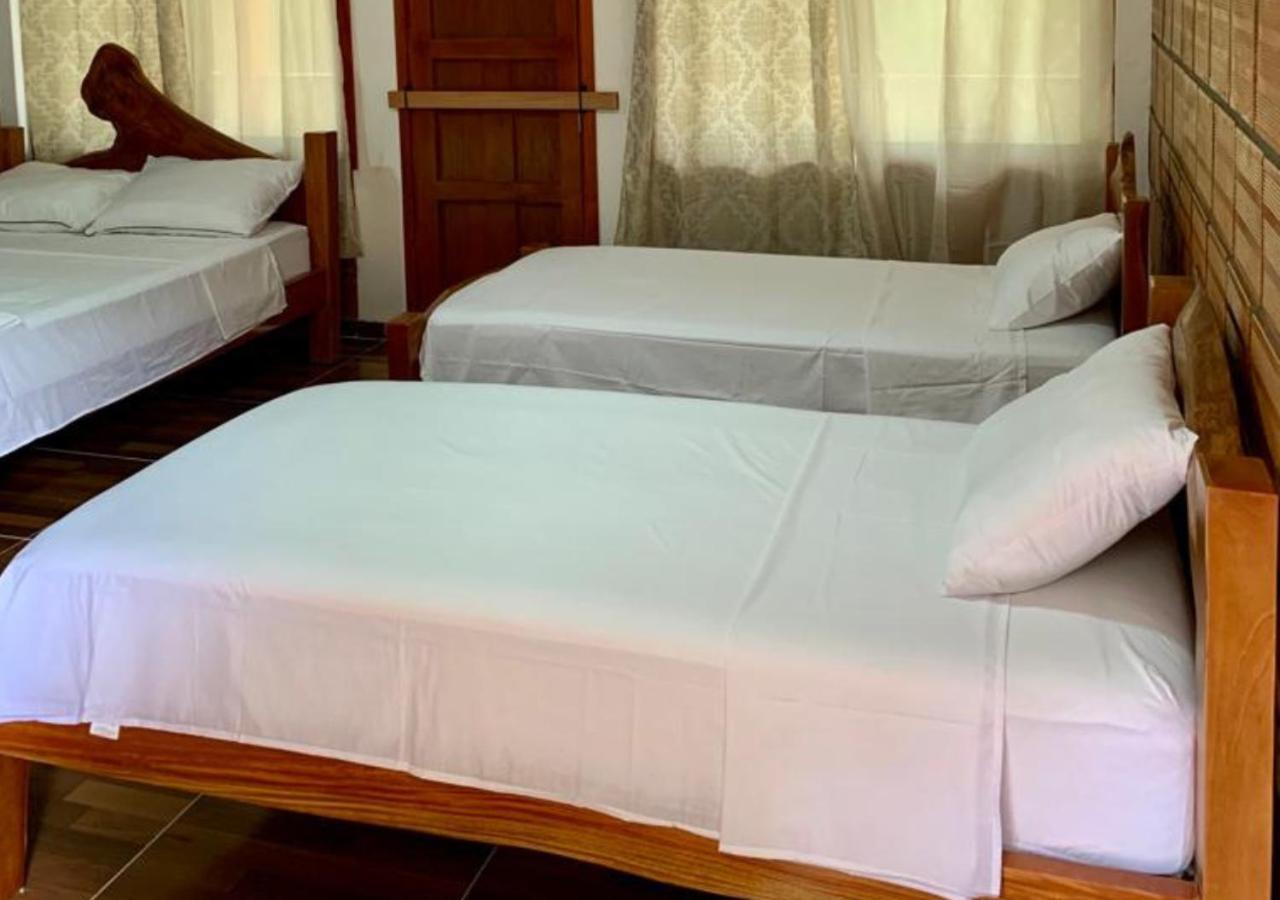 Arca Tayrona Restaurant & Hostal 洛斯纳兰霍斯 外观 照片